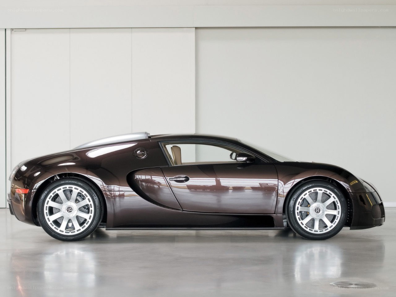 Brown Bugatti Veyron