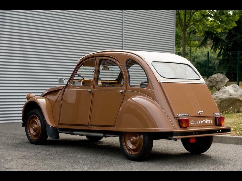 Brown Citroën 2CV Special