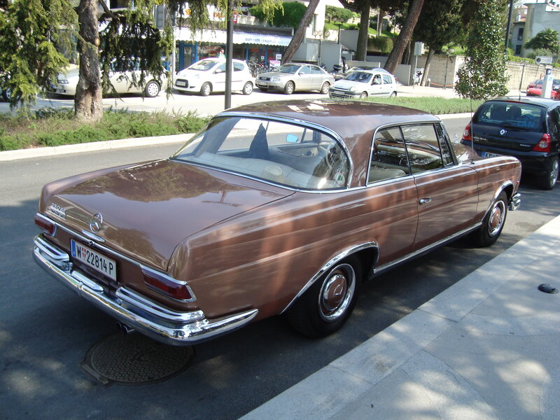 Brown classic Mercedes-Benz coupe