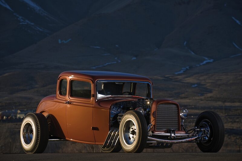 Brown Hot Rod Car — Dramatic