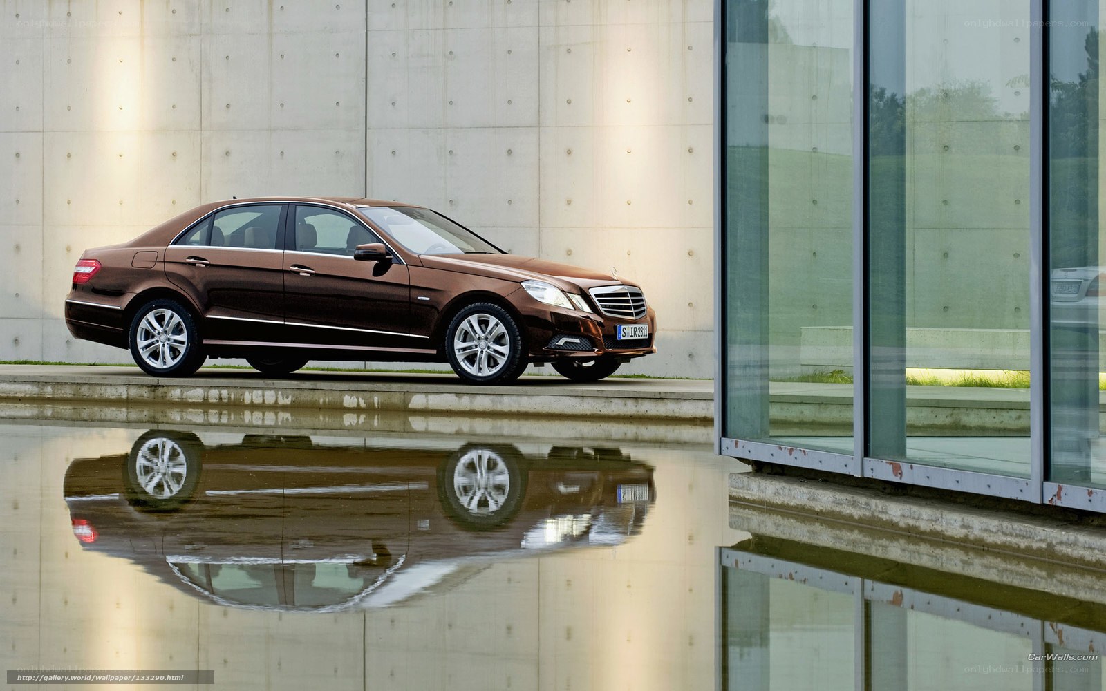 Brown Mercedes-Benz E-Class