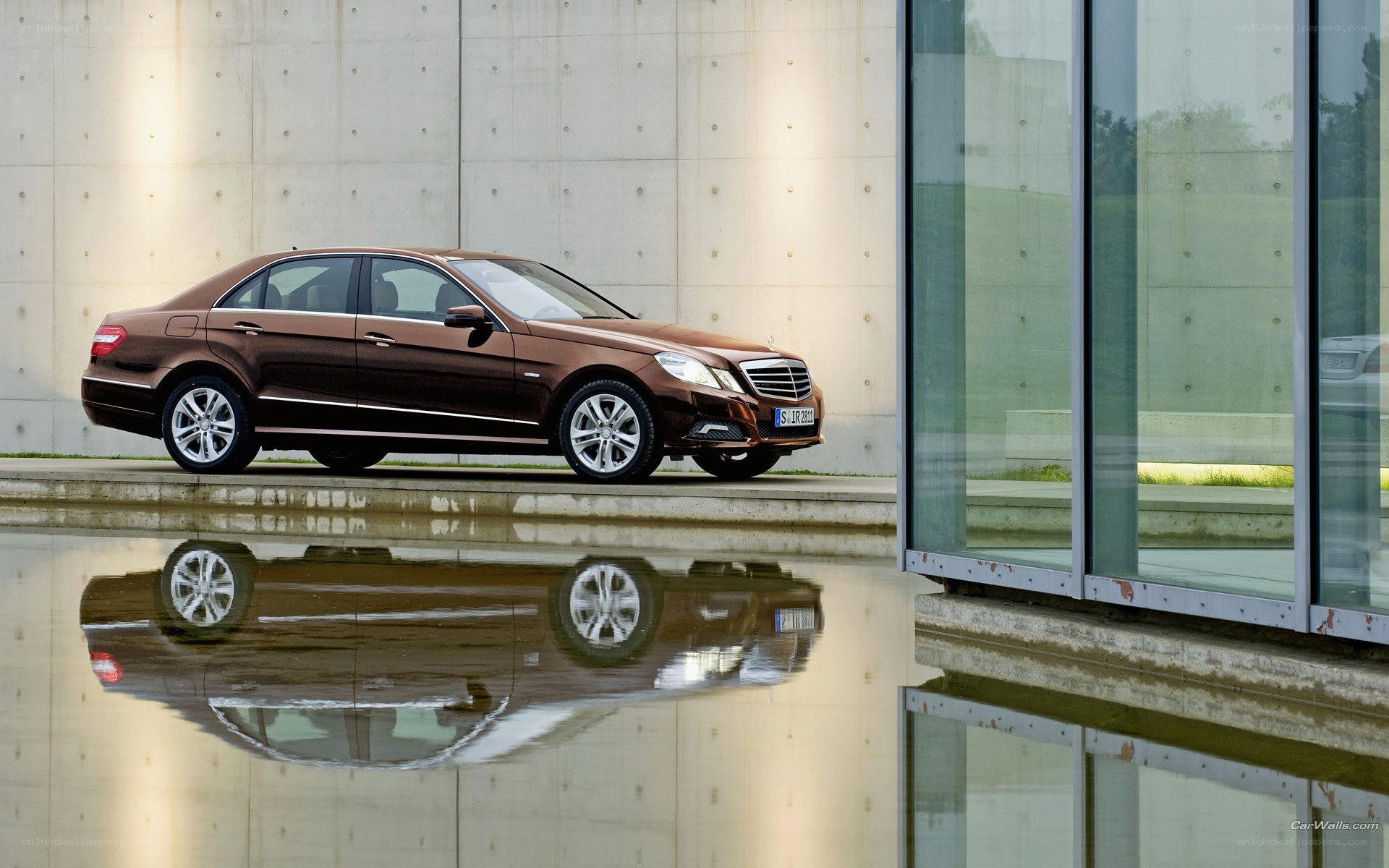 Brown Mercedes-Benz E-Class