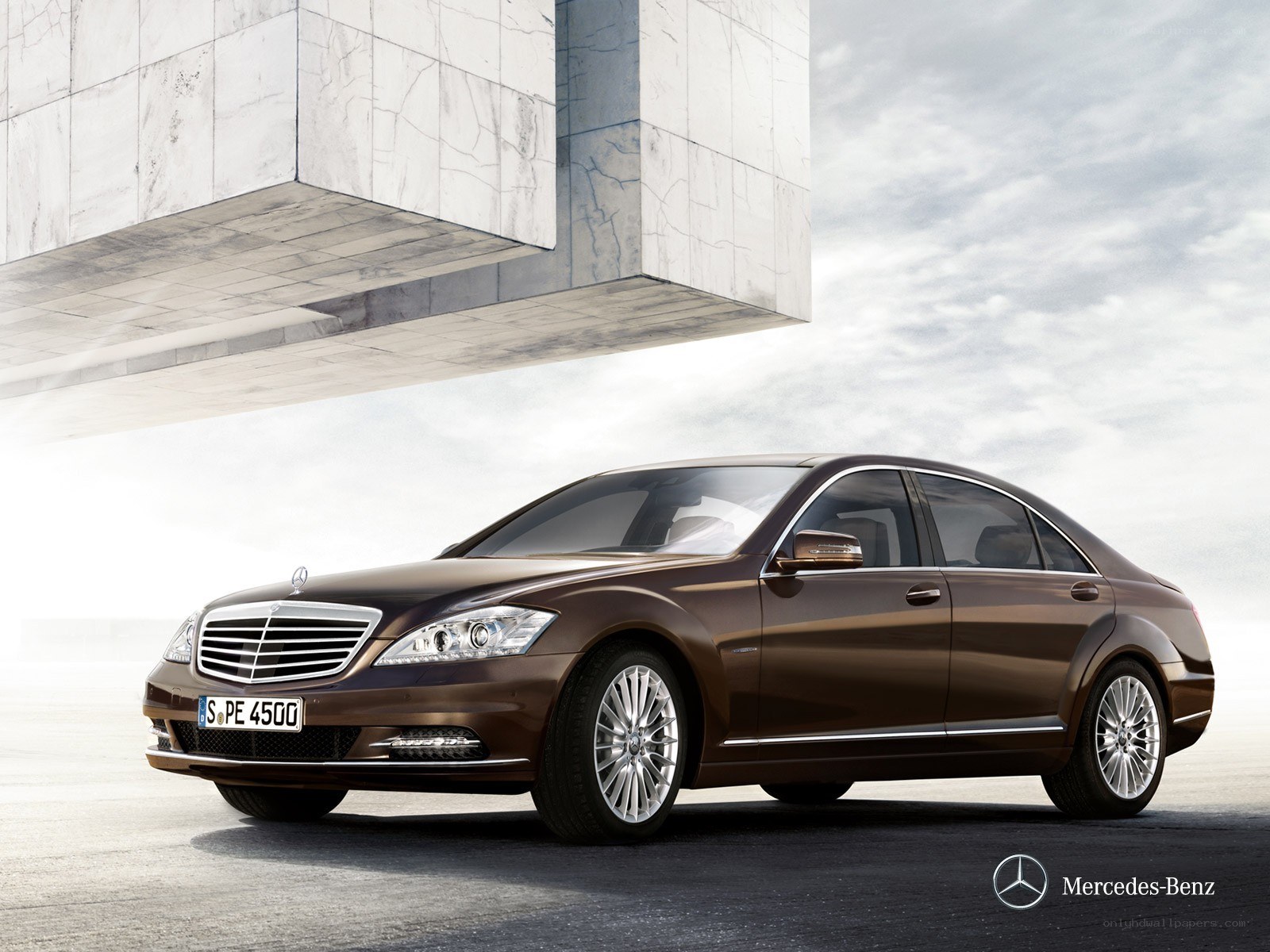 Brown Mercedes-Benz S-Class