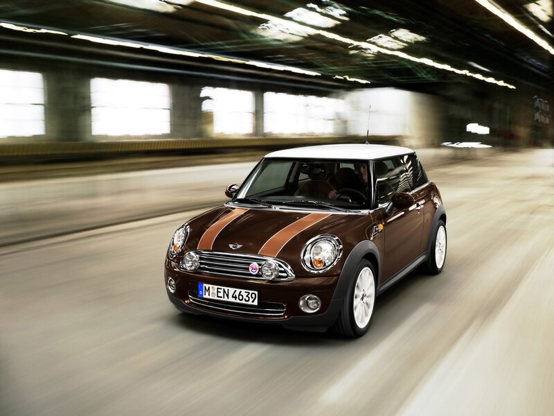 Brown Mini Cooper Car — Dynamic