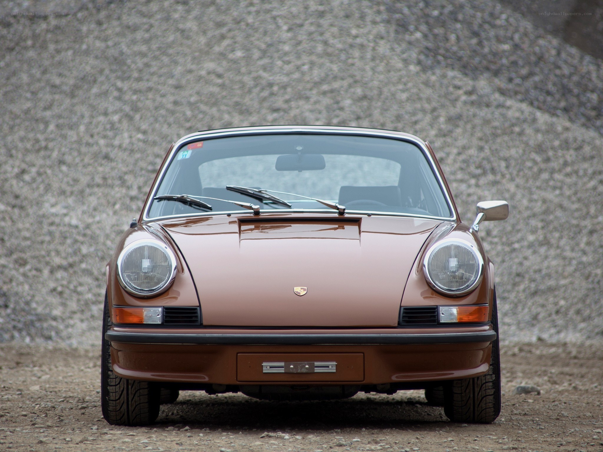Brown Porsche 911 front view