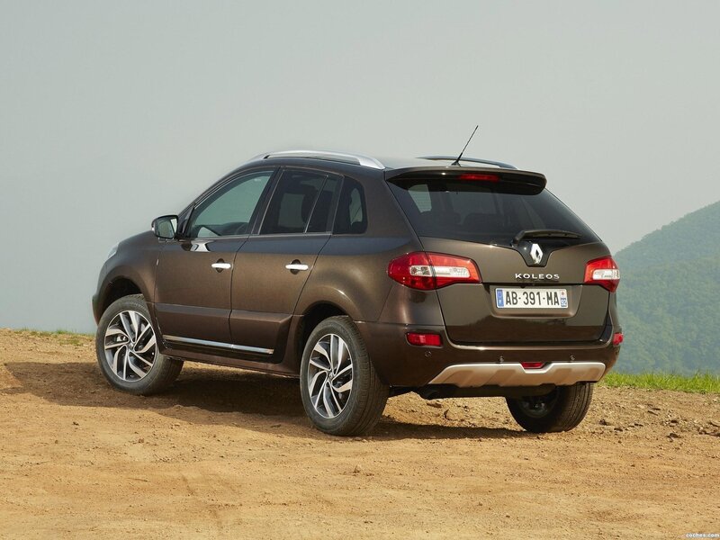 Brown Renault Koleos — Outdoor