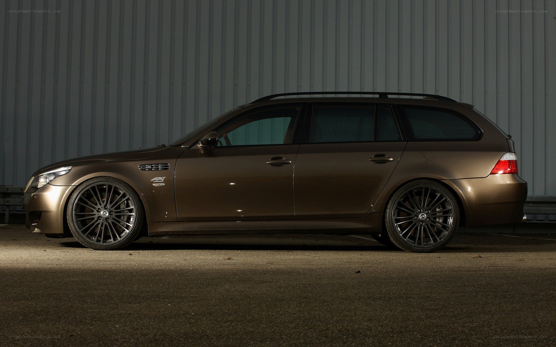 brown station wagon car