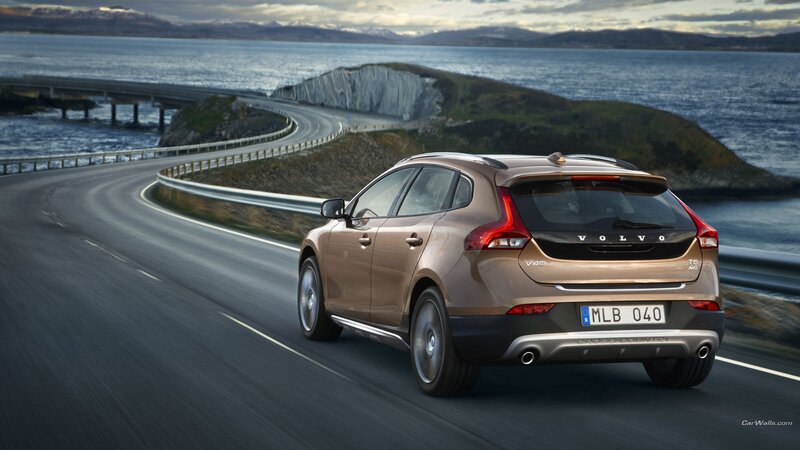 Brown Volvo V40 Car