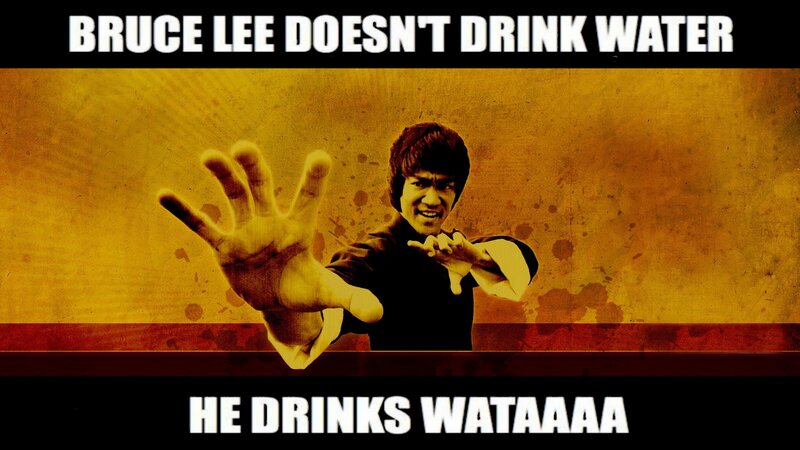 Bruce Lee in Martial Arts Pose — Yellow, Dramatic, Photograph
