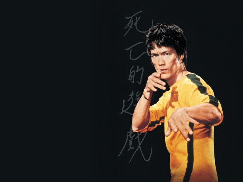 Bruce Lee in Yellow Shirt — Dramatic