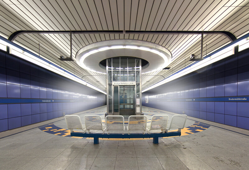 Bruder Mühlsstraße subway station