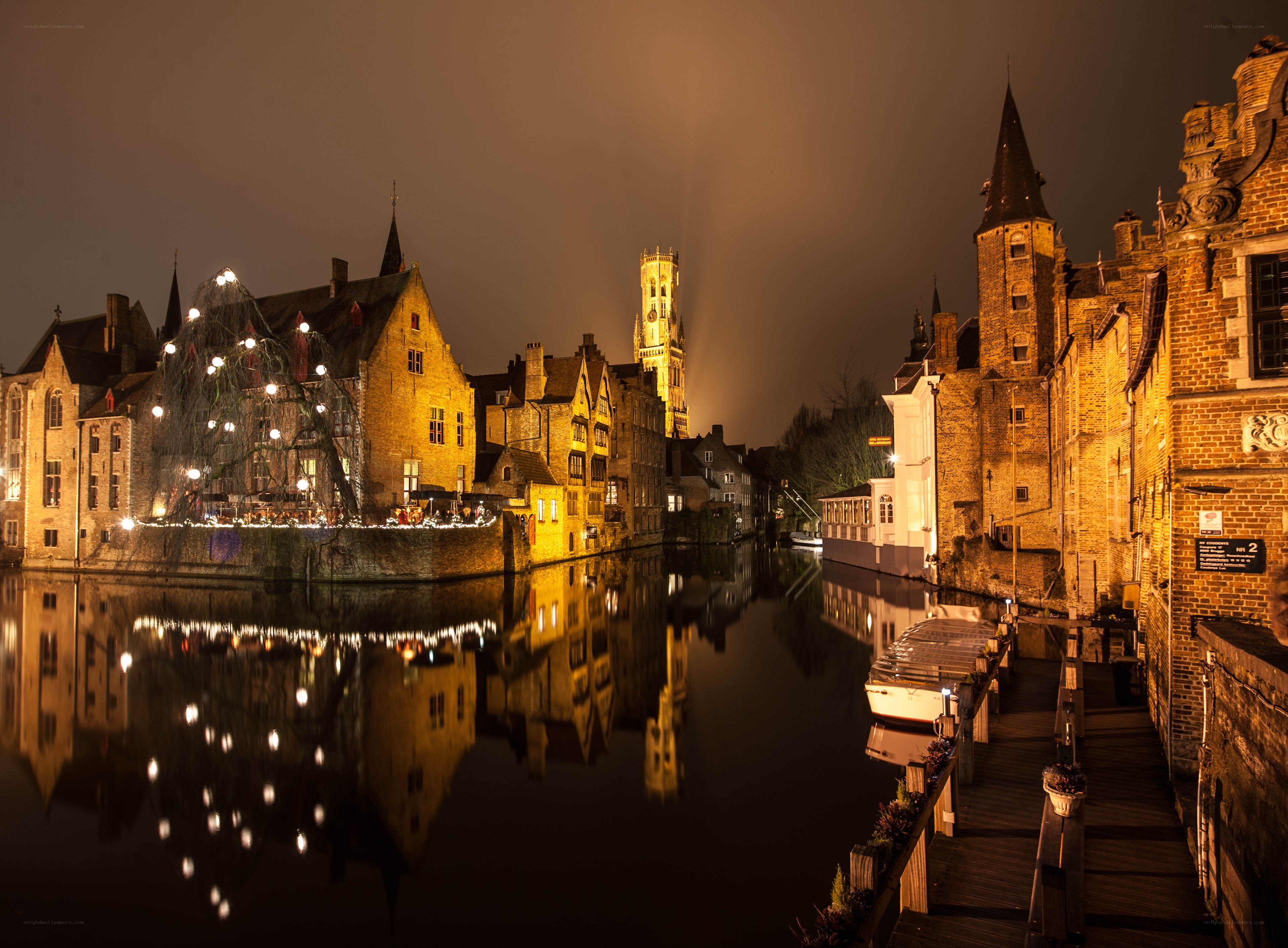 Bruges canal at night