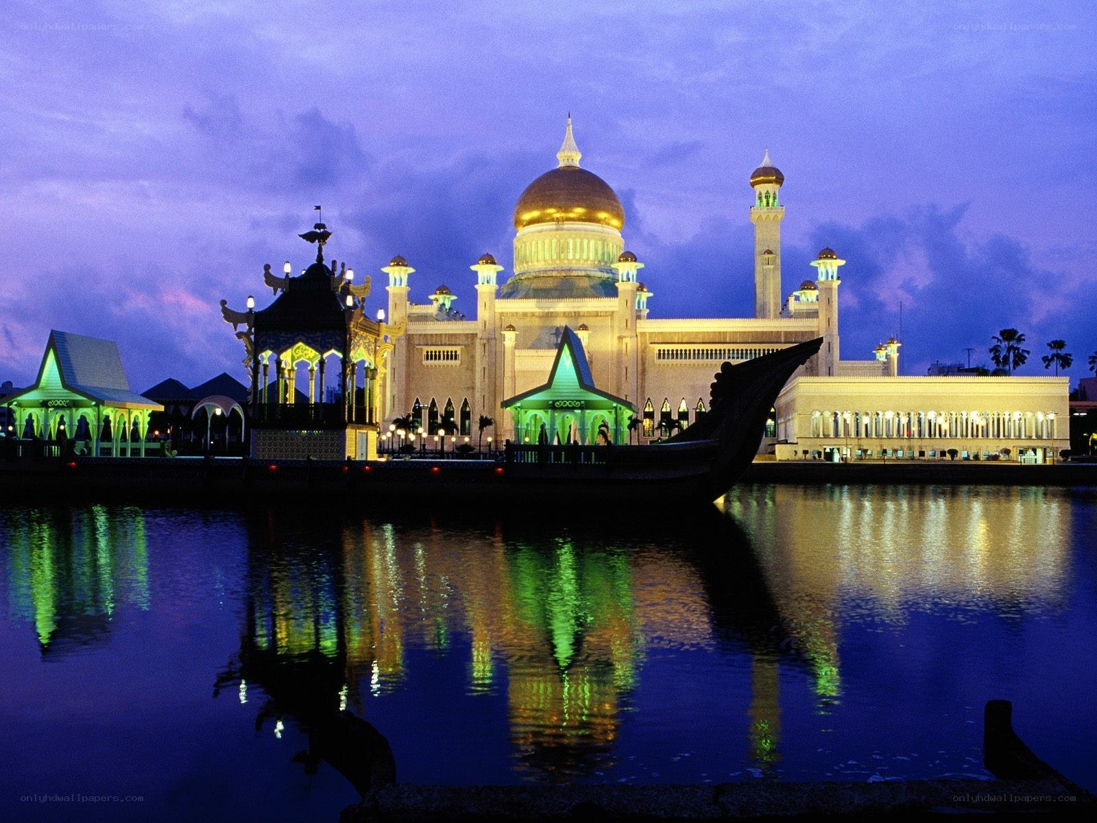 Brunei mosque at dusk