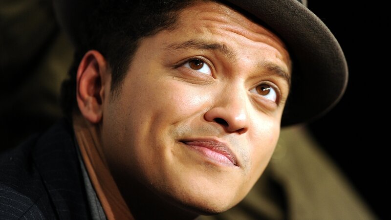 Bruno Mars in a hat