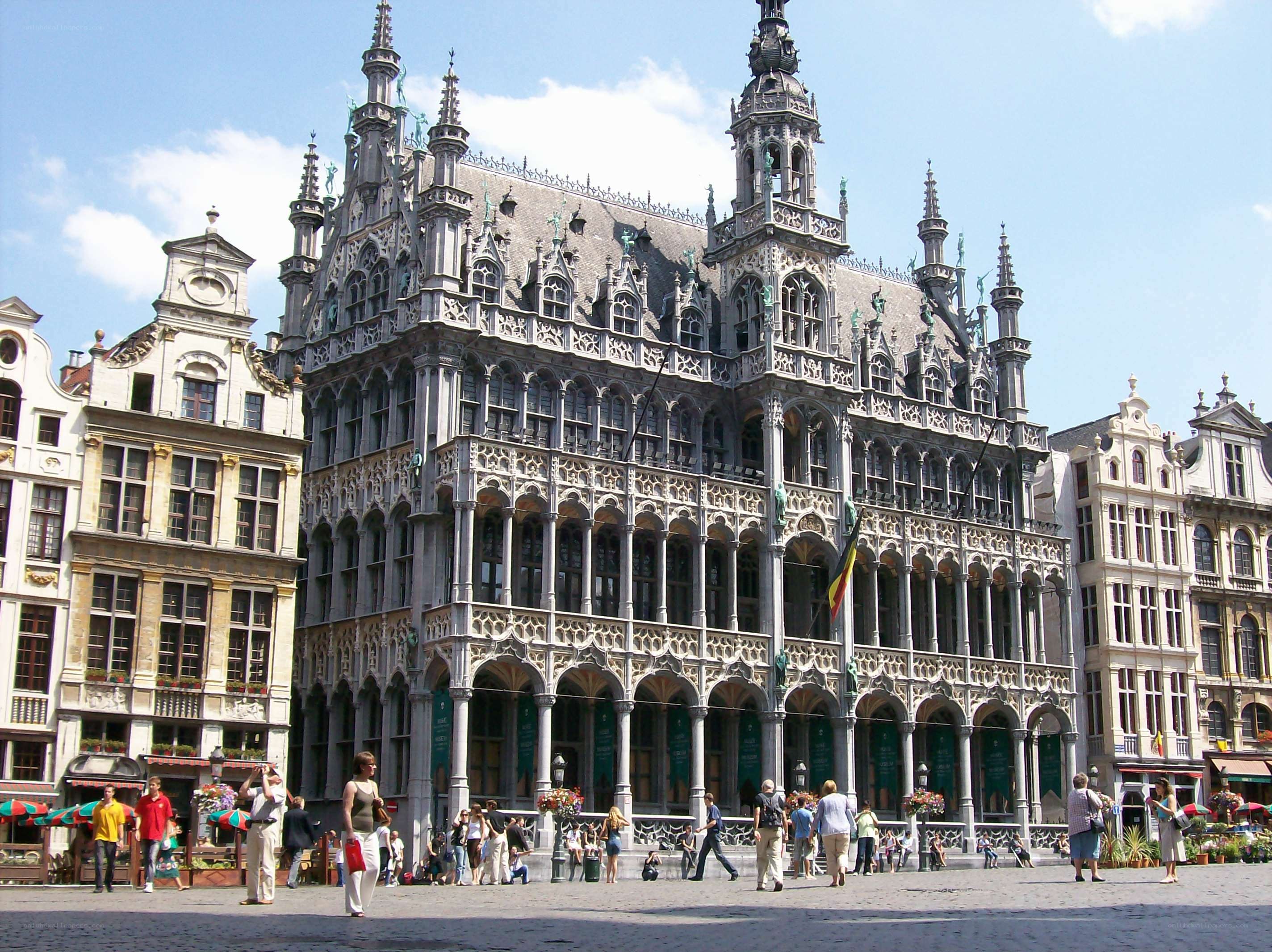 Brussels town hall square