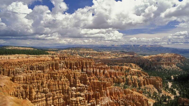 Bryce Canyon hoodoos under clouds