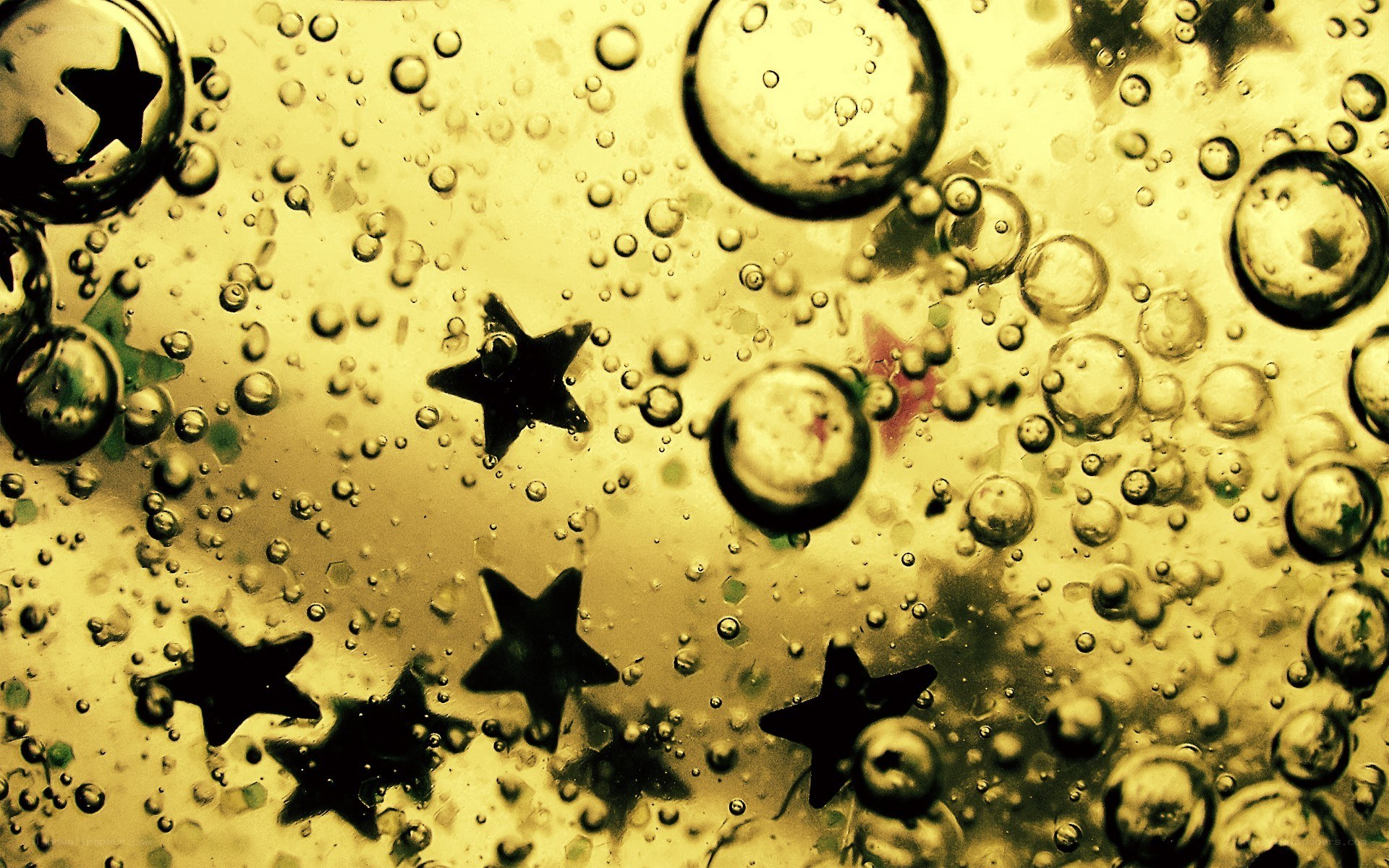 bubbles and stars under water