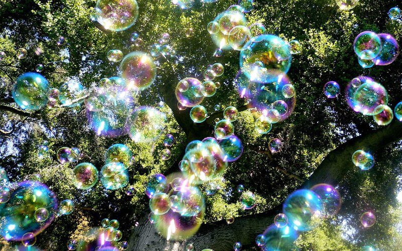Bubbles in Tree Canopy — Green