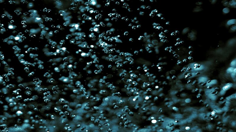 Bubbles in Water — Black