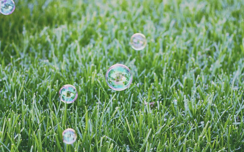 Bubbles over Grass — Green