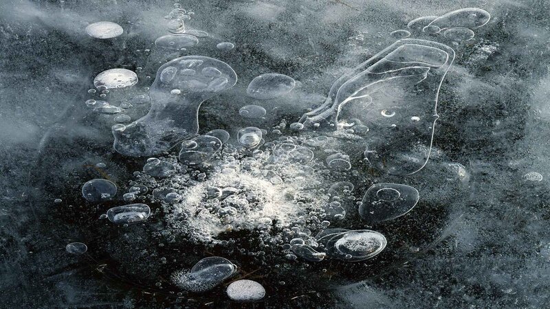 Bubbles trapped in ice