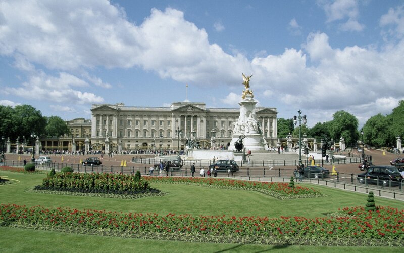 Buckingham Palace and Victoria Memorial