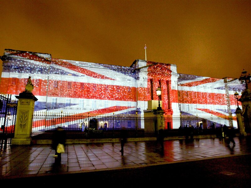 Buckingham Palace — Red, Dramatic