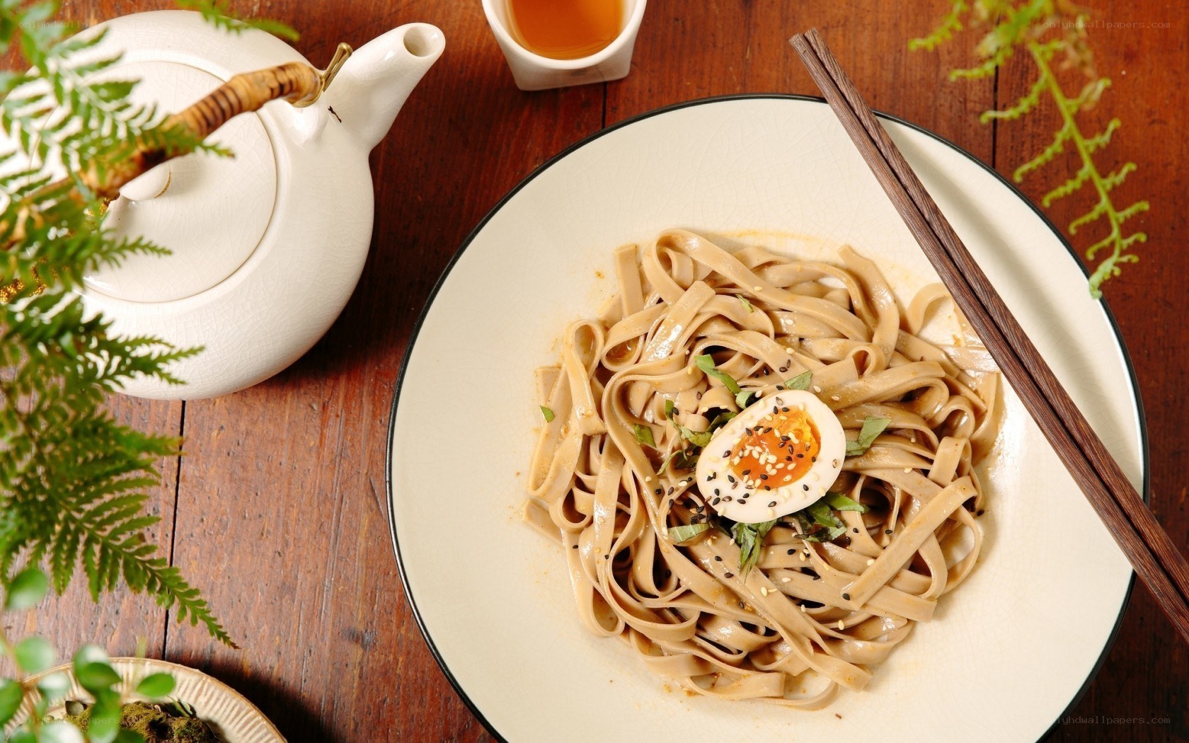 Buckwheat noodles with egg