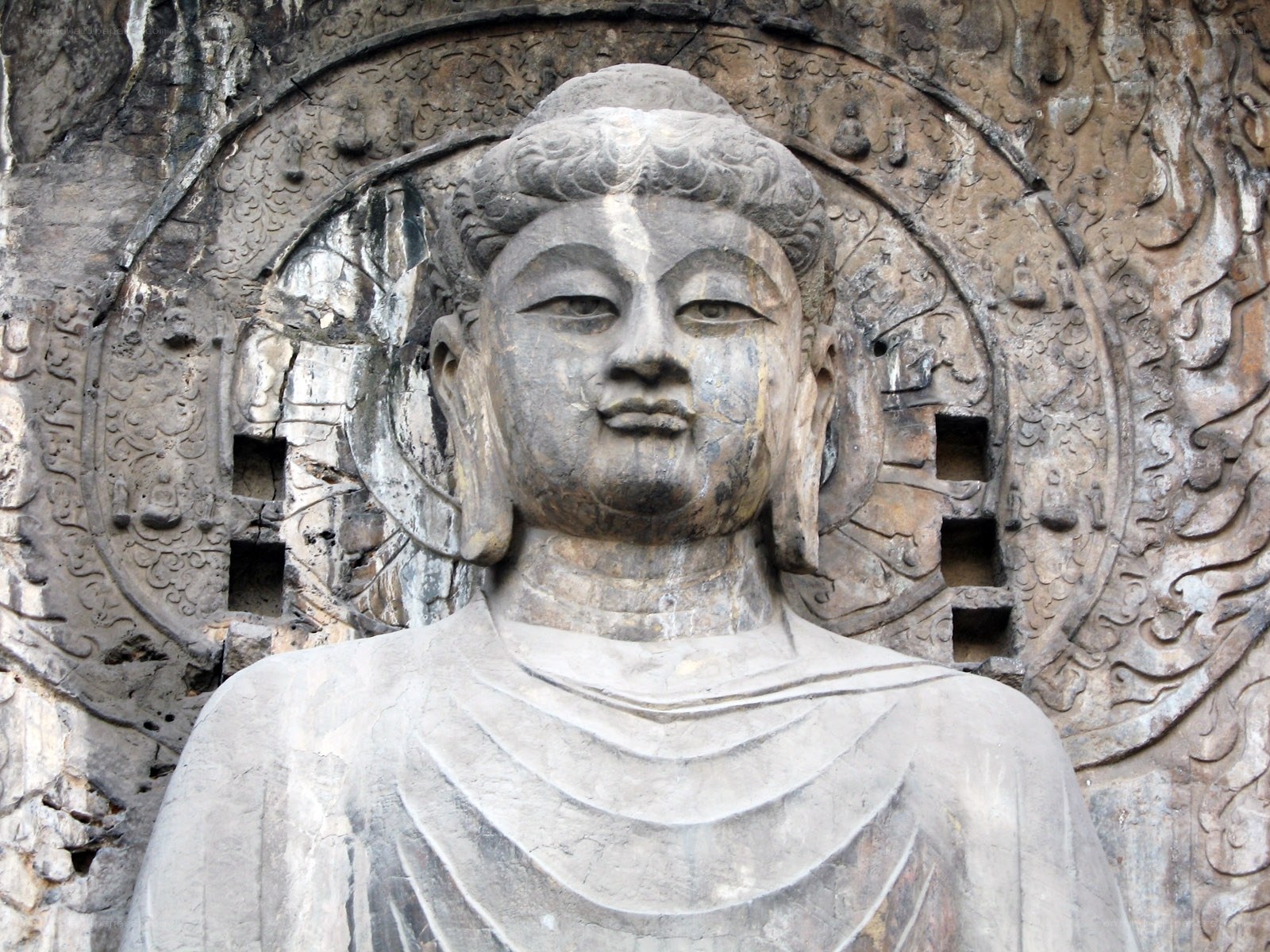 Buddha statue at Longmen Grottoes