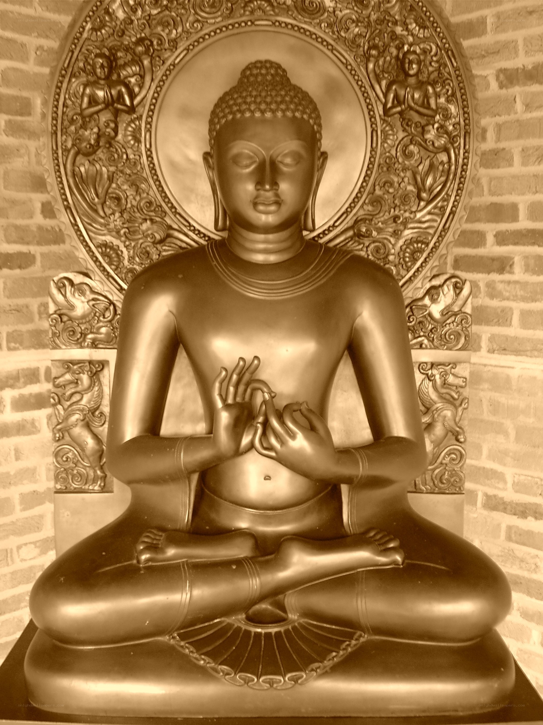 Buddha statue in meditation