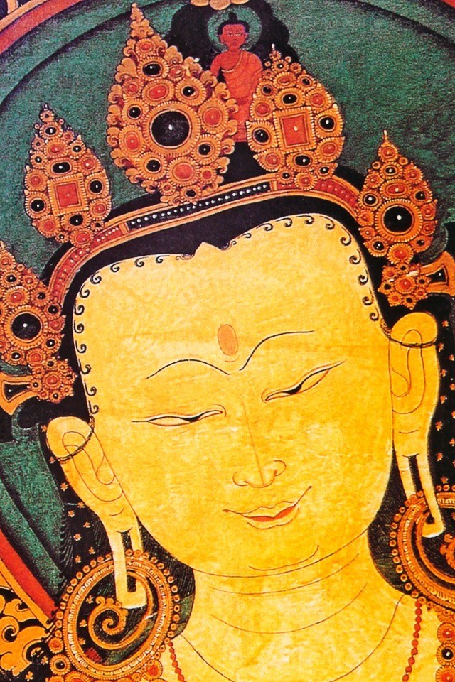 Buddha with ornate crown
