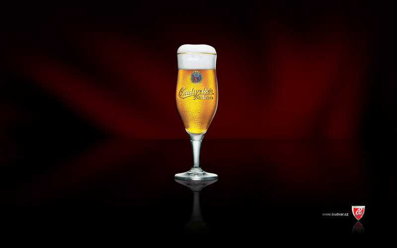 Budweiser Budvar Beer Glass — Black