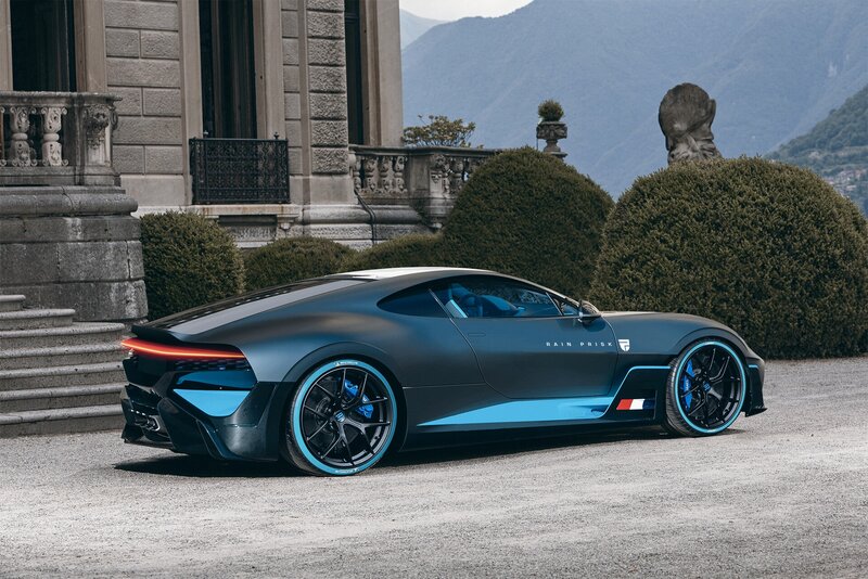 Bugatti Chiron Supercar — Black
