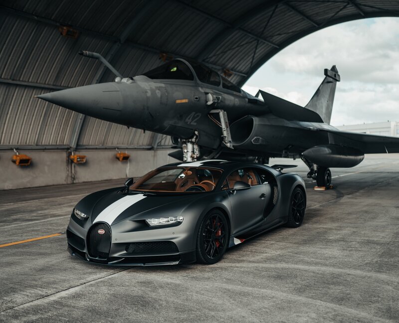 Bugatti Chiron Supercar — Gray, Dramatic