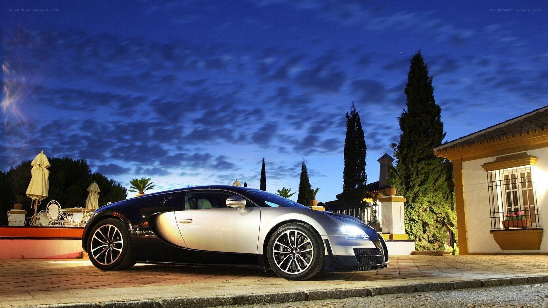 Bugatti Veyron at dusk
