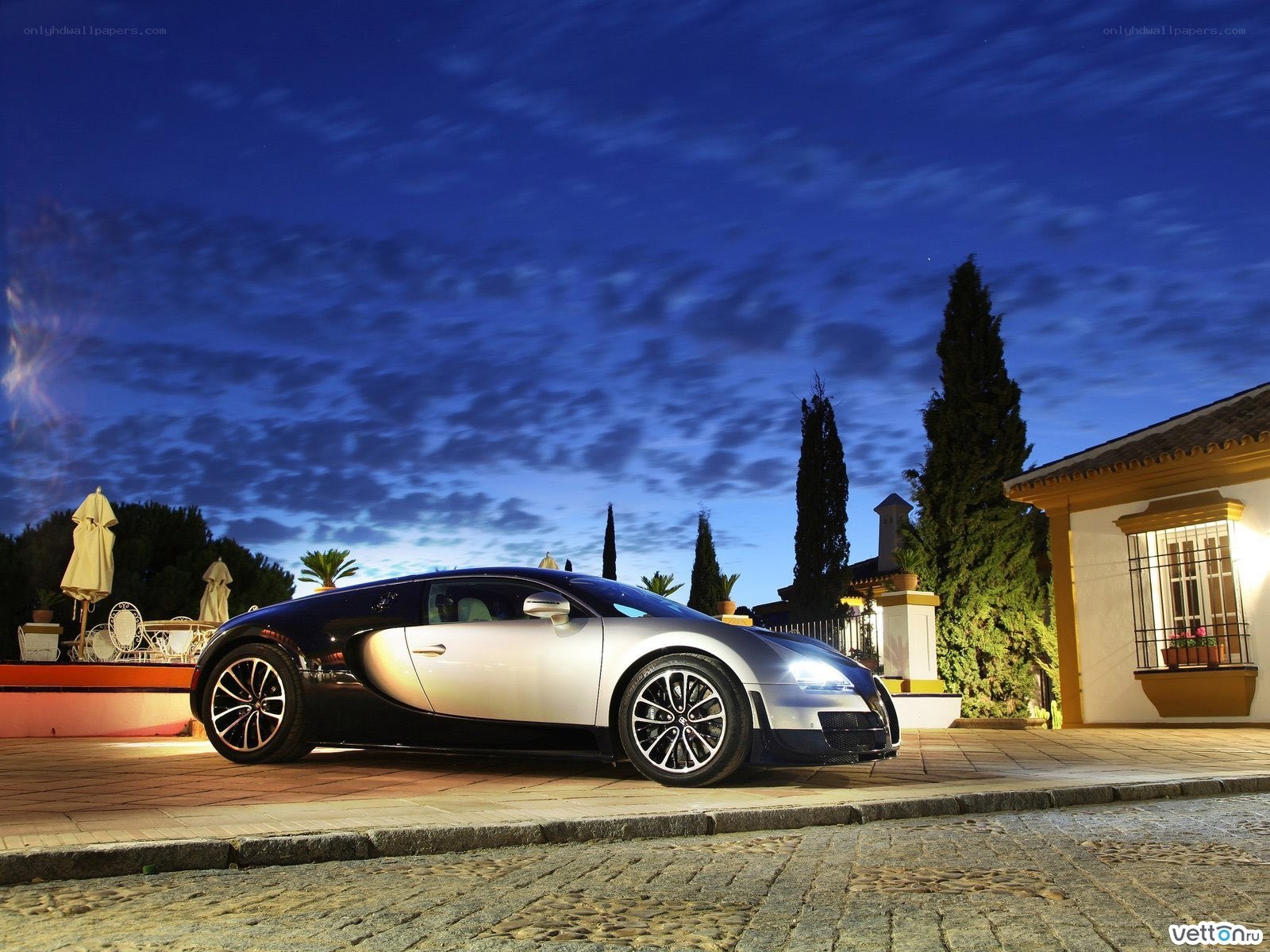 Bugatti Veyron at dusk