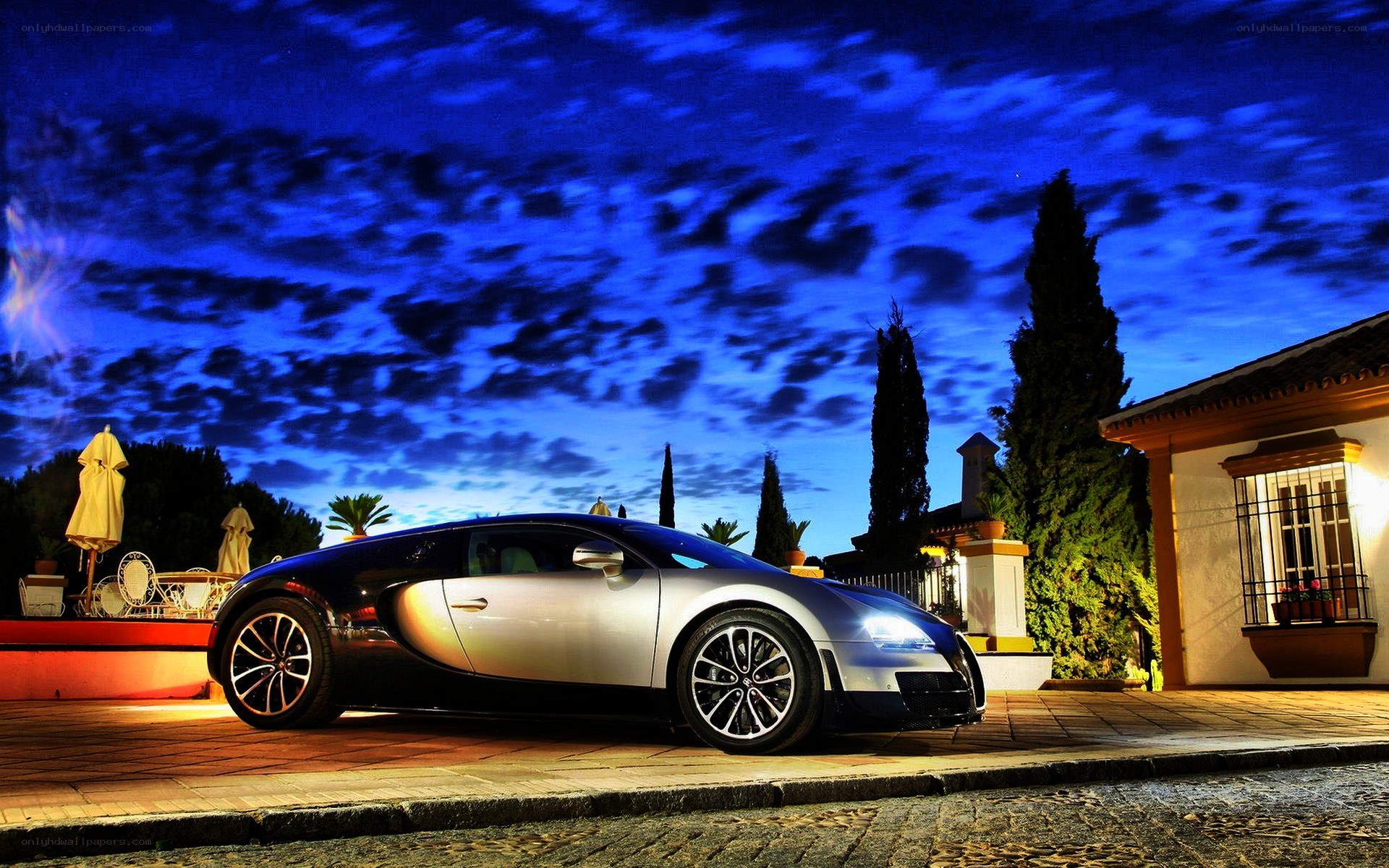 Bugatti Veyron at dusk