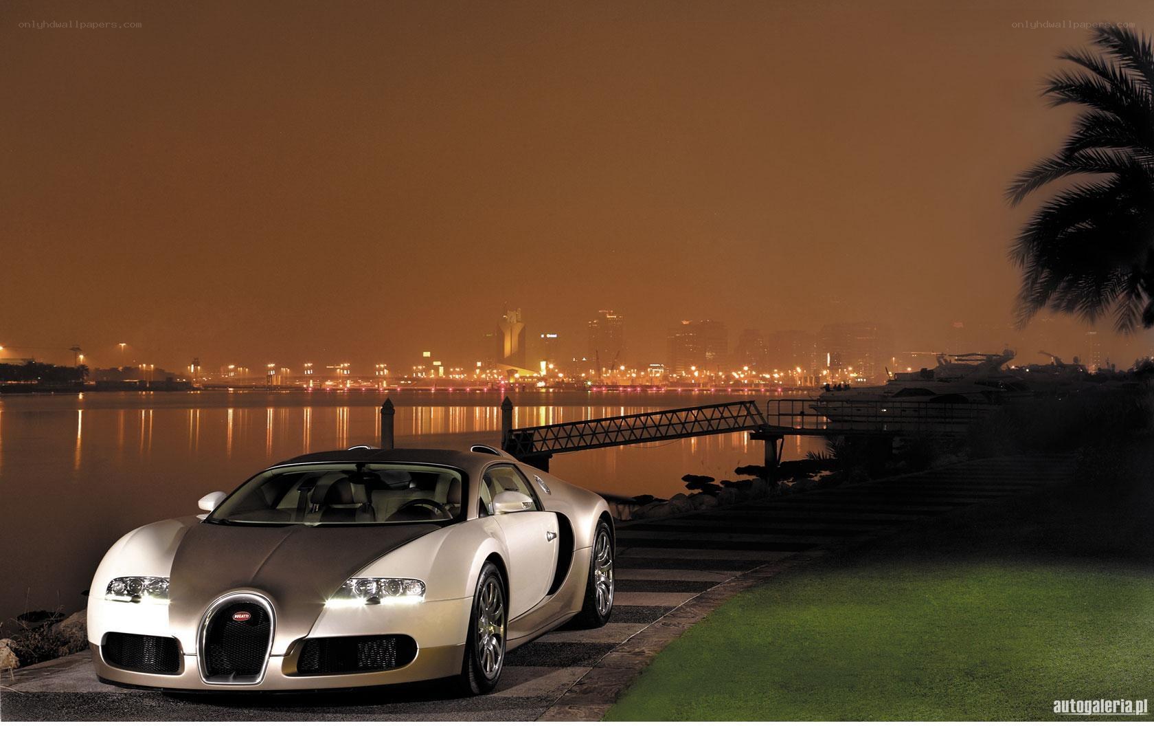 Bugatti Veyron at night