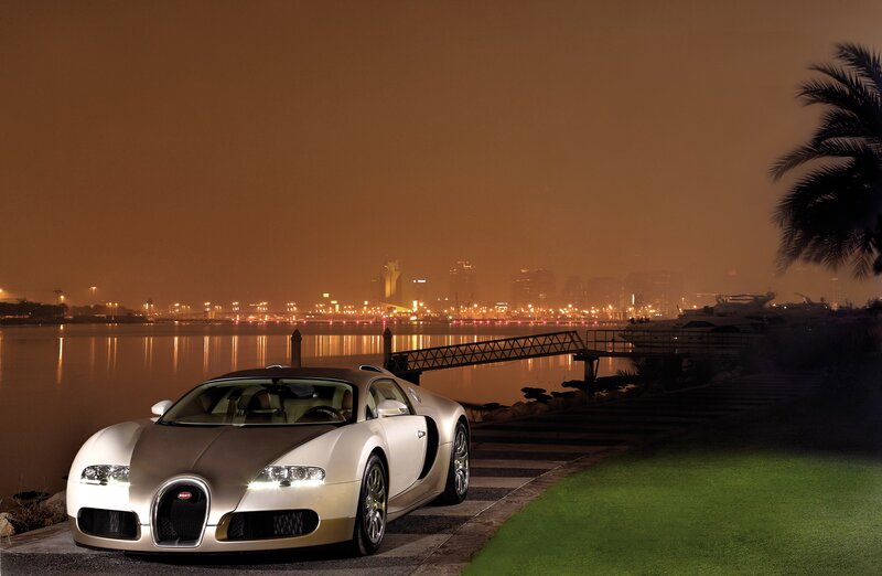 Bugatti Veyron at night by the water