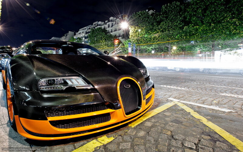 Bugatti Veyron at night