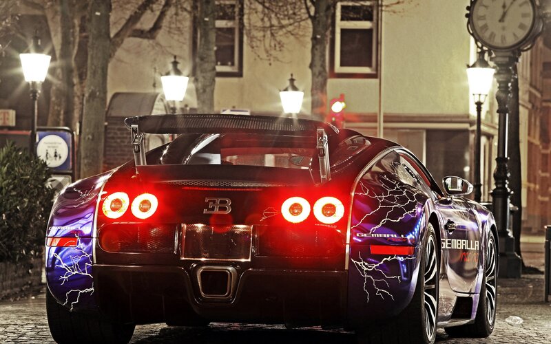 Bugatti Veyron Car — Black, Dramatic, Night
