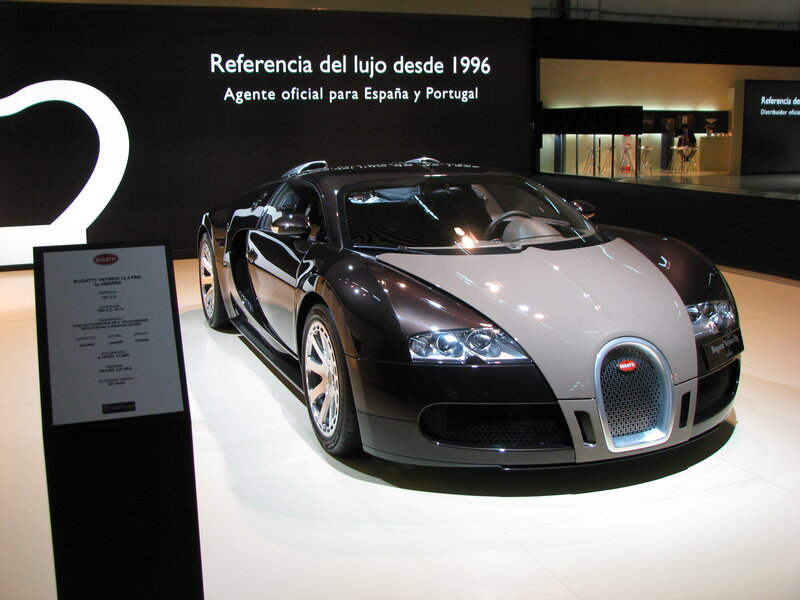 Bugatti Veyron Car — Black, Showroom