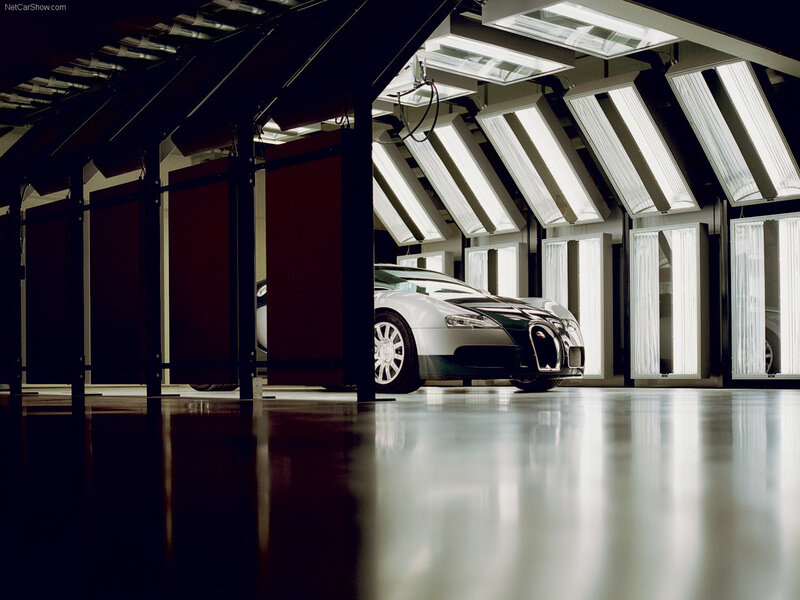 Bugatti Veyron Car — Silver, Dramatic