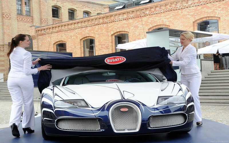 Bugatti Veyron Car — White