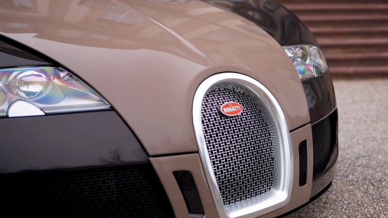Bugatti Veyron front grille