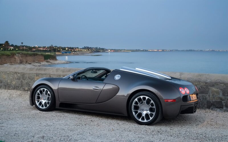 Bugatti Veyron Grand Sport by the sea