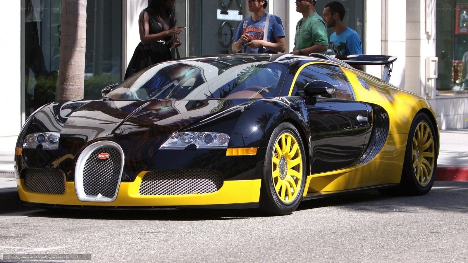Bugatti Veyron in black and yellow