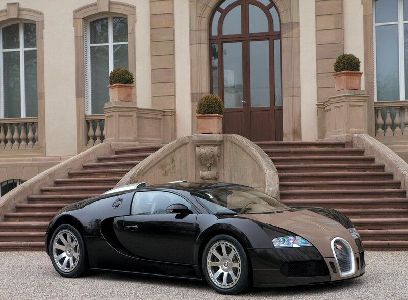 Bugatti Veyron in front of mansion