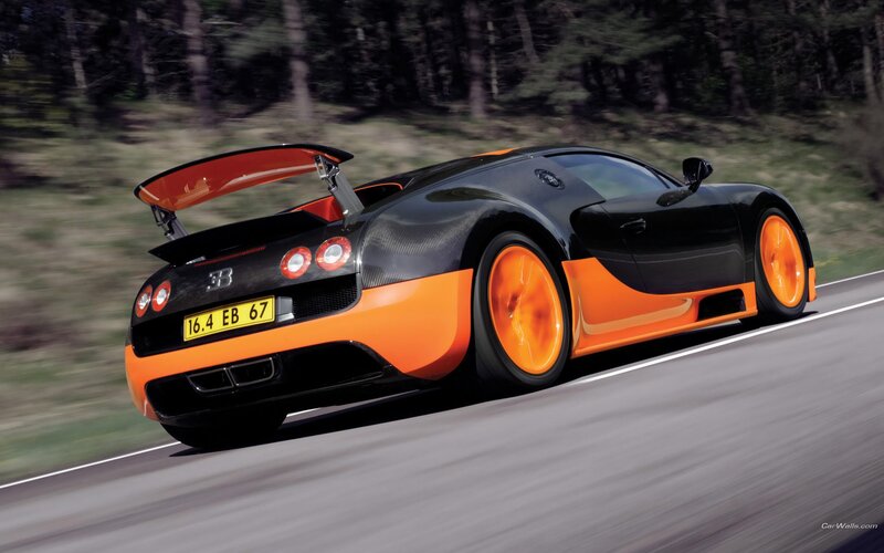 Bugatti Veyron in motion