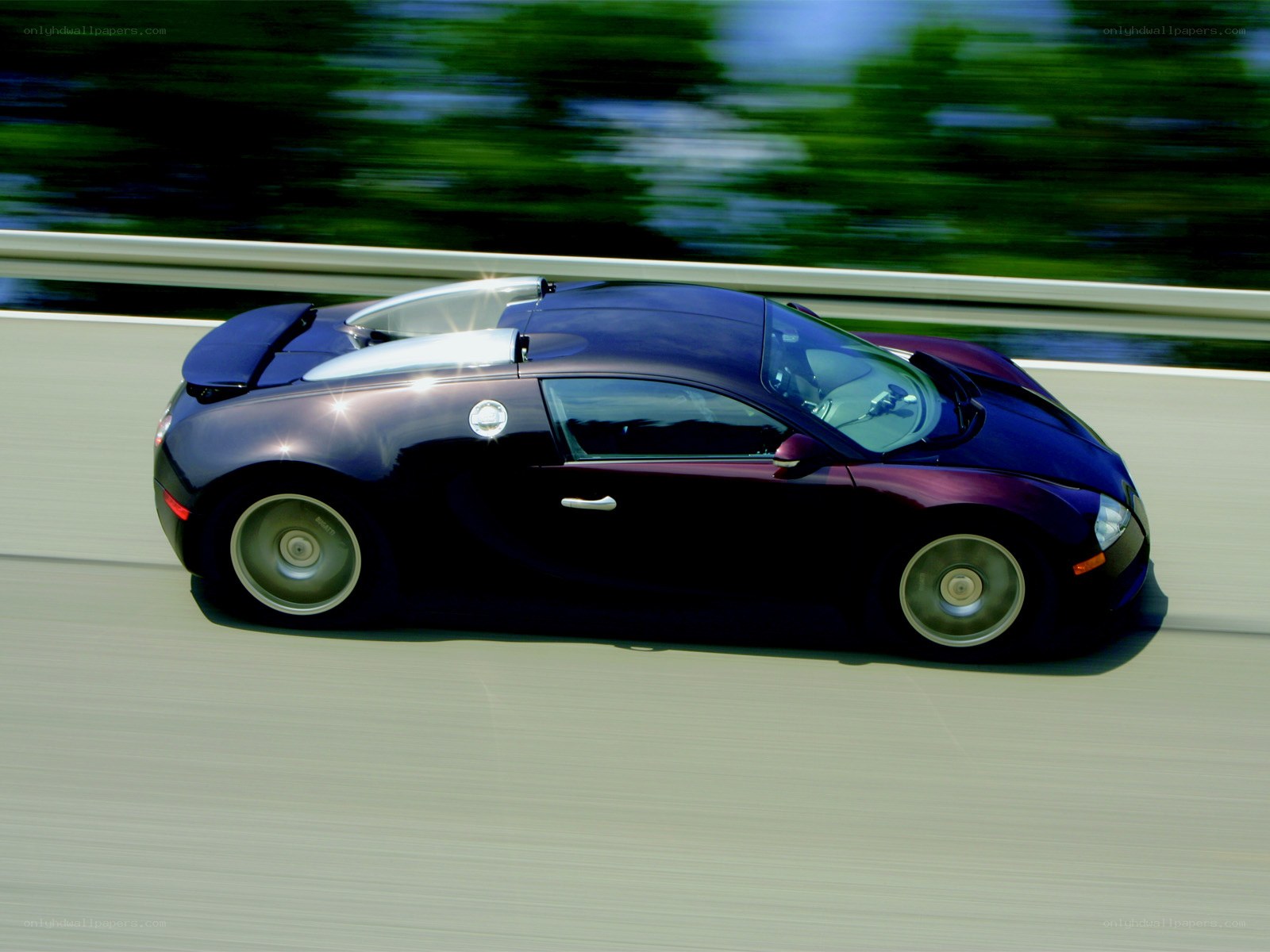 Bugatti Veyron in motion